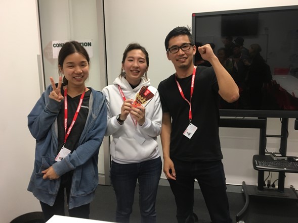澳洲遊學-Browns布里斯-和同學開心合照