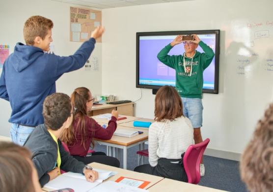 Language Studies International Cambridge 主題課程