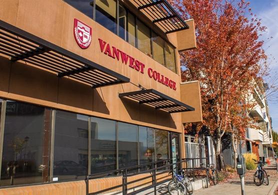 VanWest College Kelowna 語言學習