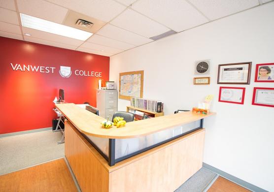 VanWest College Kelowna 語言學習