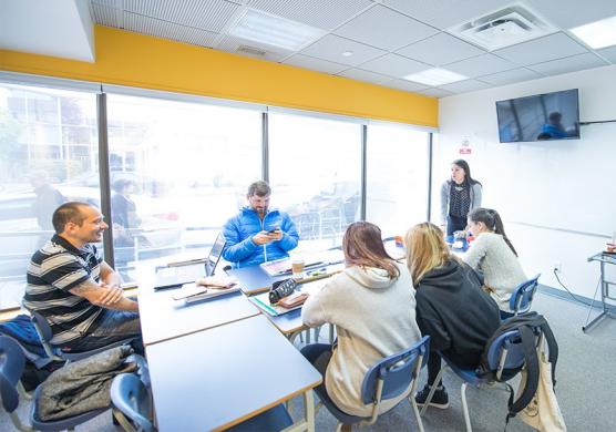 VanWest College Kelowna 語言學習