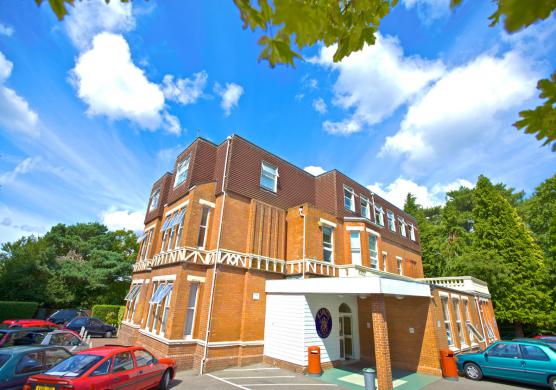 Kings Bournemouth 學校介紹