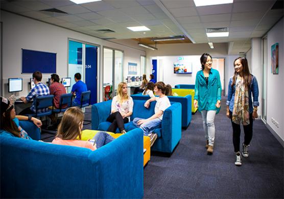 Langports English Language College 學校介紹