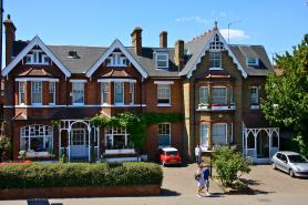英國 溫布頓英語學校 Wimbledon School of English【2022年1個月遊學方案】